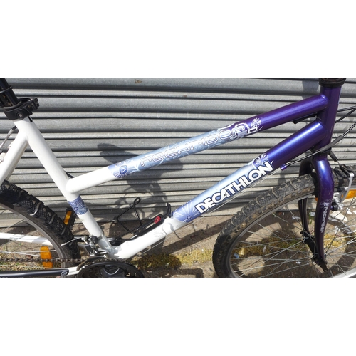 2416 - Lady's Decathlon MTB