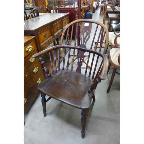 175 - A 19th Century elm and yew Windsor chair