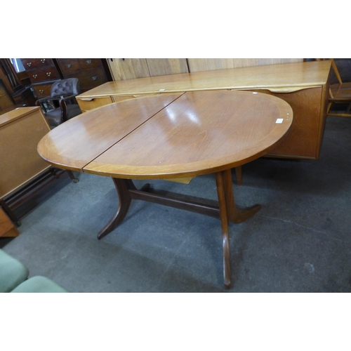 88 - A Nathan teak extending dining table