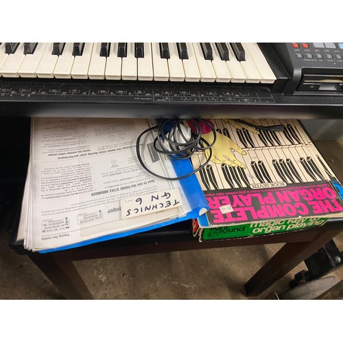 2372 - Technics EN4 electric piano with stool, books + charger cable W