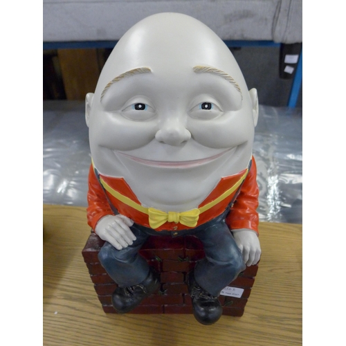 1556B - A Humpty Dumpty figure