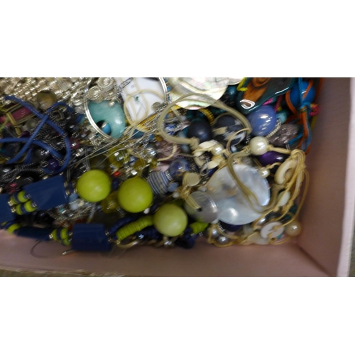 742 - A collection of costume jewellery and beads