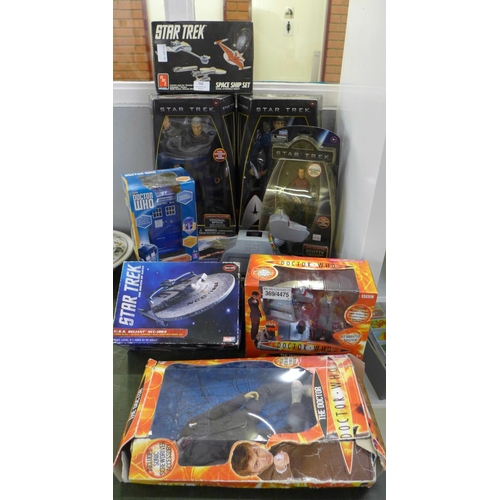 752 - Dr Who and Star Trek figures and models, boxed and a K-9 model