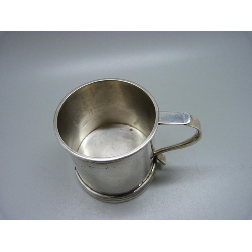 816 - A silver mug, Birmingham 1973, 83g, 63mm