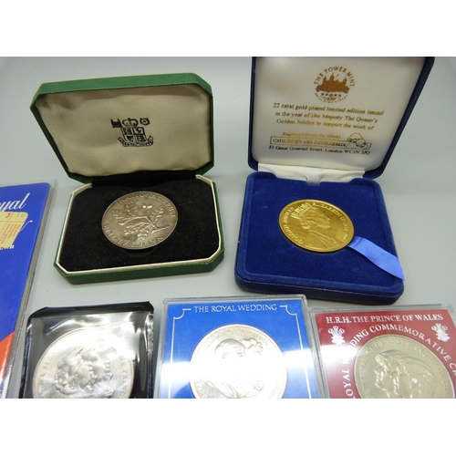 840 - A silver National Trust medallion by Royal Mint and a collection of other commemorative coins