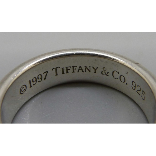 901 - A Tiffany & Co. silver ring, 9.7g, X/Y