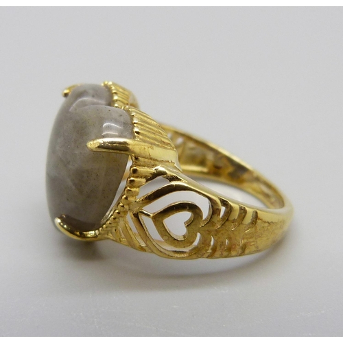 911 - A silver gilt and labradorite ring, with certificate, M