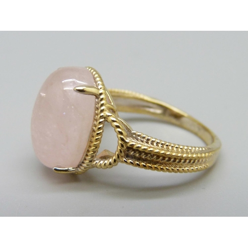 966 - A silver gilt, cabochon morganite ring, with certificate, O