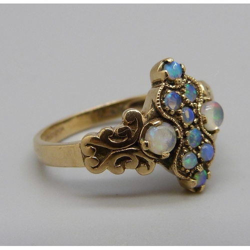 984 - A 9ct gold opal set ring, 3.2g, Q