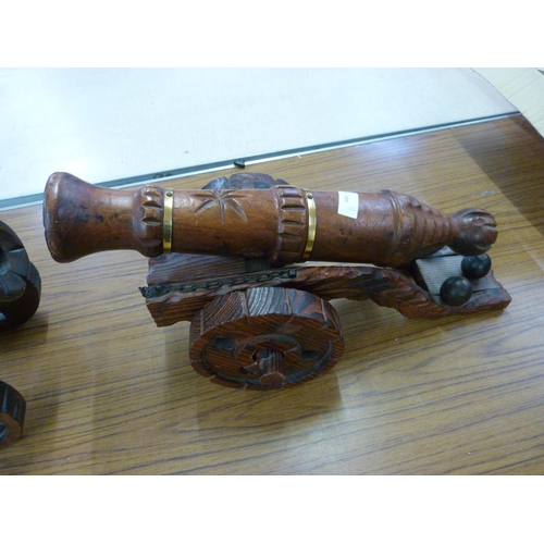 998 - Two wooden models of cannons **PLEASE NOTE THIS LOT IS NOT ELIGIBLE FOR POSTING AND PACKING**