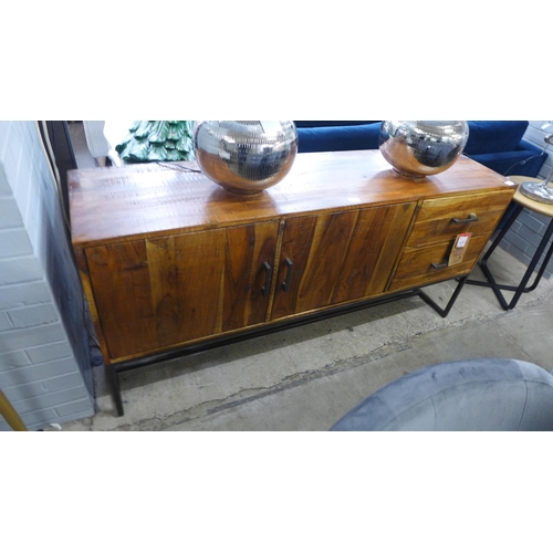 1354 - A Fire sideboard