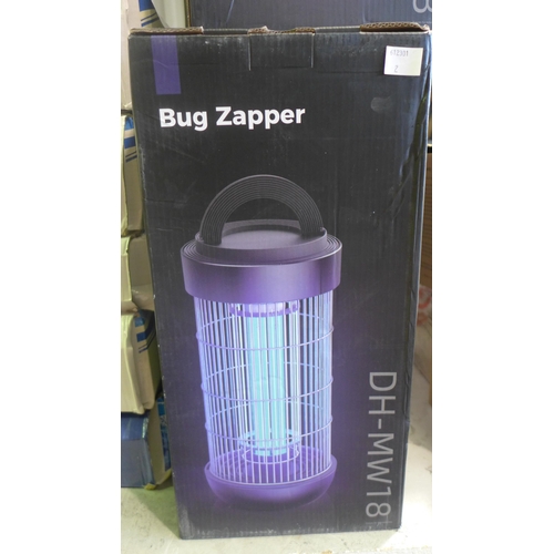 3104 - Two bug zappers (DH-MW18)