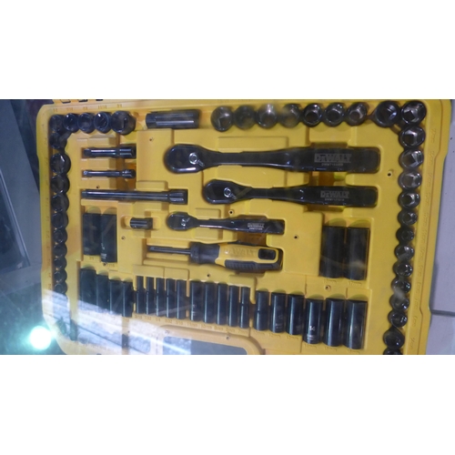 3176 - Dewalt Mechanics Set  (250 - 248)  * This Lot Is Subject To Vat