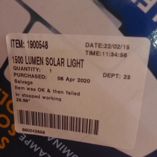 3273 - 1500 Lumen Solar Light Triple Head  (250 - 249)  * This Lot Is Subject To Vat