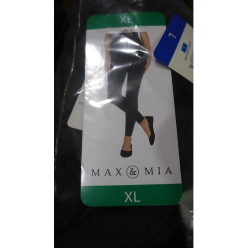 3333 - Bag of women's leggings, various sizes/styles * this lot is subject to VAT