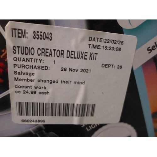 3378 - Studio Creator Deluxe Kit  (251-89)  * This lot is subject to vat