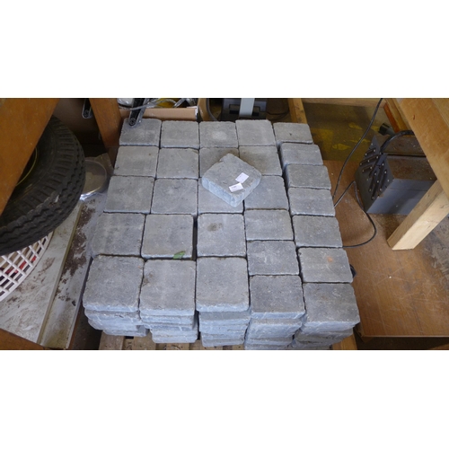 2180 - Approx. 110 (134 x 134) drive bricks & approx. 60 (134 x 104 x 60) edging bricks - will cover approx... 