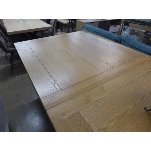 1501 - A Windermere oak monastery extending dining table