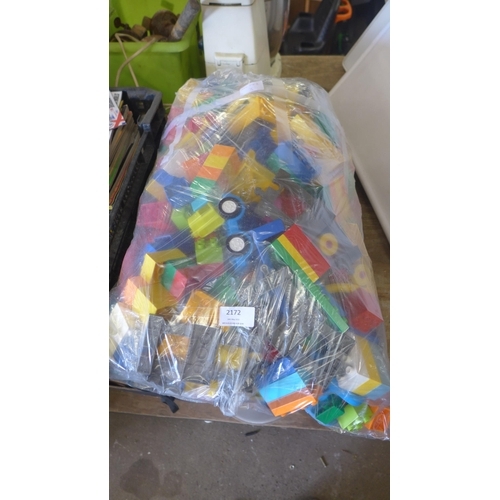 2172 - Bag of Duplo, approx. 50 items