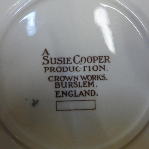 714 - A Susie Cooper Crown Works dinner service