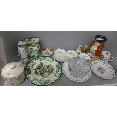 729 - Decorative china and a glass bowl, including a Toby jug, a Mason's Chartreuse jug and plate, two Roy... 