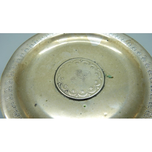 855 - A white metal dish set with a Middle Eastern coin, 62g, 108mm