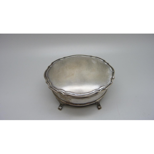 856 - A silver trinket box, Birmingham 1961, by Adie Bros., width 96mm