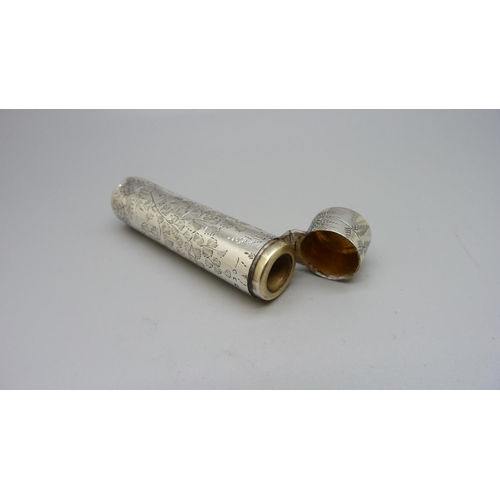 871 - A Victorian silver double ended scent bottle, hinged cap a/f, split, no inner stopper, 85mm