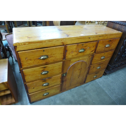 115 - A Victorian pine dresser