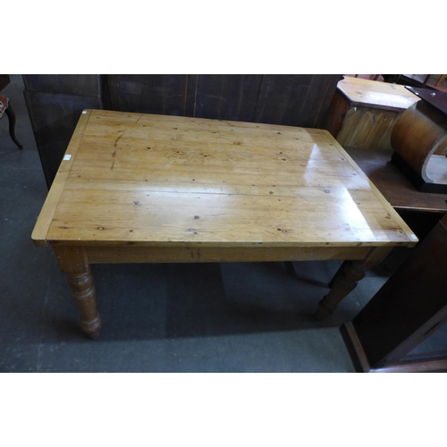 124 - A Victorian style waxed pine single drawer farmhouse kitchen table