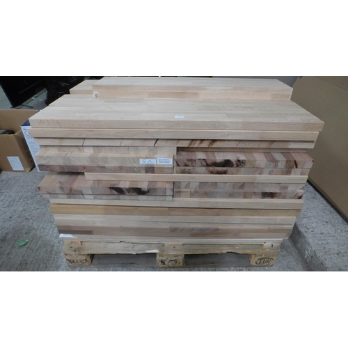 3171 - A Selection Of Solid Oak Off Cuts (various sizes/Cuts)  * This lot is subject to vat