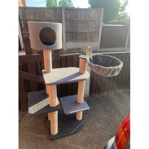 2076 - Cat tree from Brookfields Garden Centre. Can be dismantled for transport.