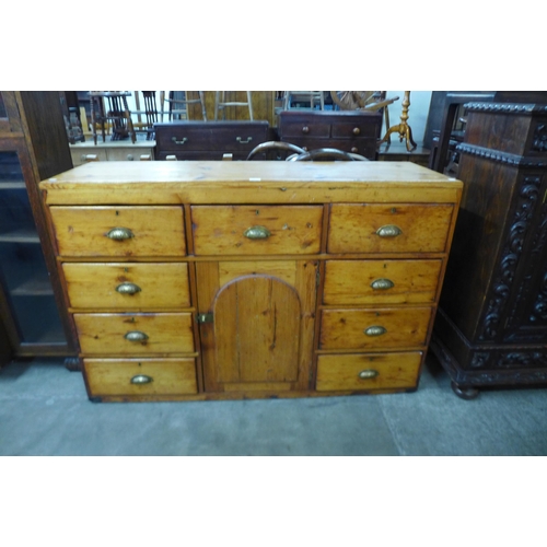 91 - A Victorian pine dresser