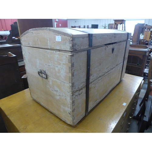 216 - A pine dome top trunk