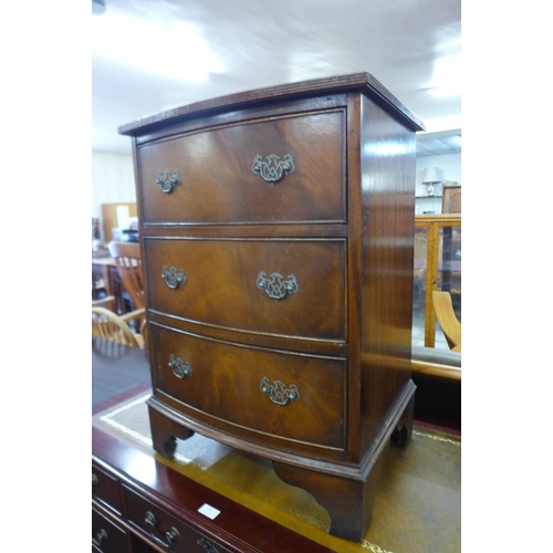 82 - A small mahogany bow front chest of drawers