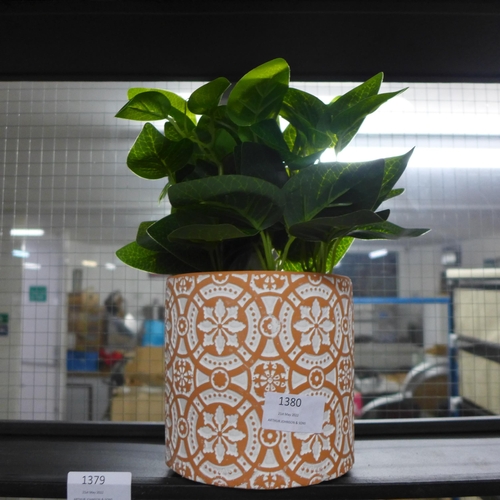 1393 - An artificial leaf plant in a cement pot, H 27cms (63098107)   #