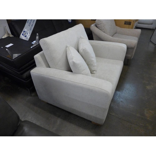 1552 - An ivory upholstered love seat