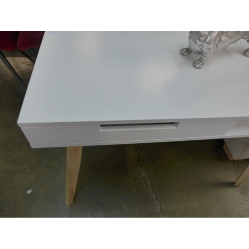 1439 - A Dimley desk