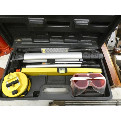 2006 - A laser level kit in case with tripod