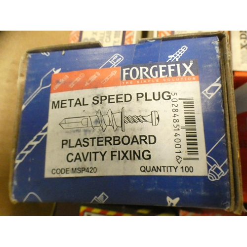 2033 - Qty. of plasterboard cavity fixings, cable fixings, screws, etc.