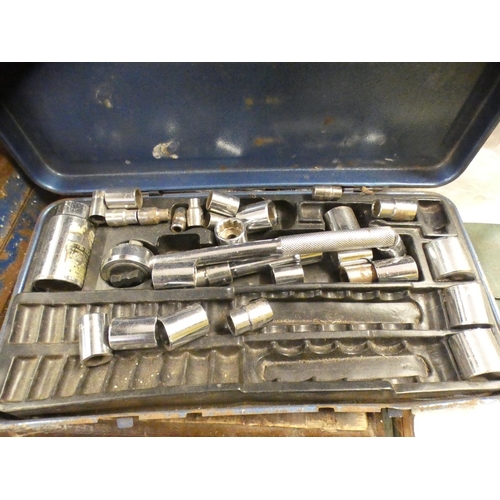 2039 - Full socket set in tin plus approx 18 drill bits