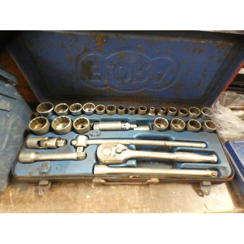 2041 - Elora socket set and approx 100 mixed and wrenches