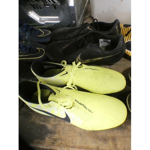 2084 - 5 Pairs of Nike size 8 plus a pair of Adidas size 8 football boots