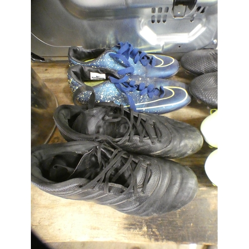 2084 - 5 Pairs of Nike size 8 plus a pair of Adidas size 8 football boots