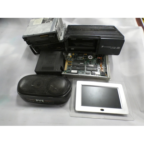 2115 - 4 car stereos and accessories