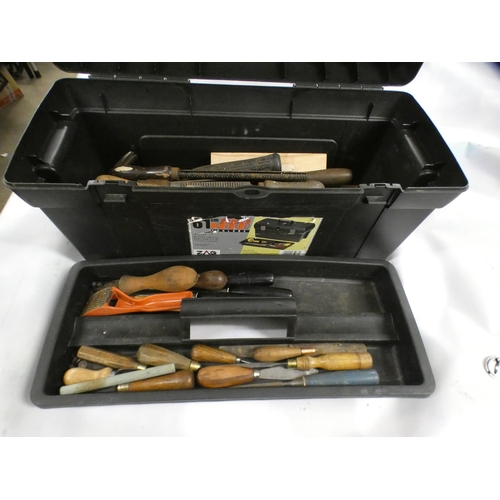 2122 - A tool chest and plastic Zag tool bag with approx 100 items of woodworking tools