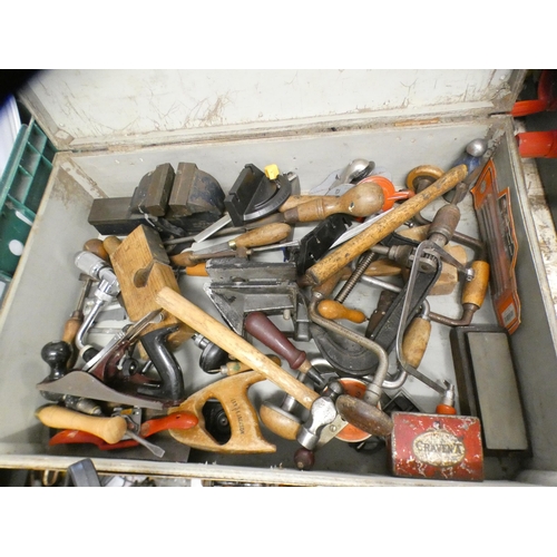 2122 - A tool chest and plastic Zag tool bag with approx 100 items of woodworking tools