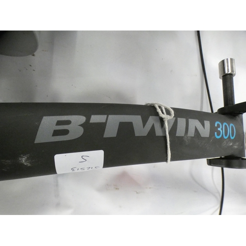 2128 - B-Twin 300 home bike turbo trainer