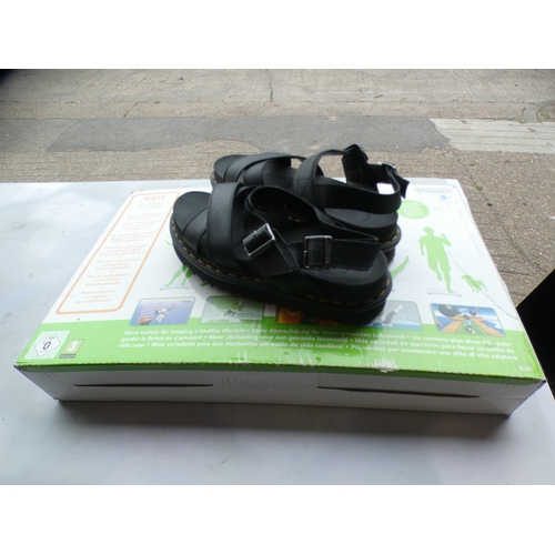 2172 - Doc Martens Voss II sandals, size 7 and WII fit and board