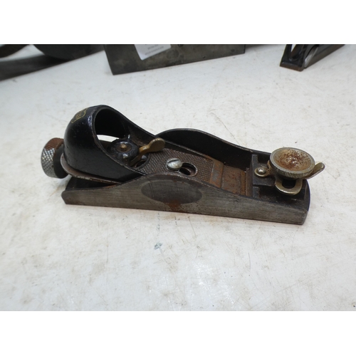 2198 - 5 vintage wood planes - Record No 113 compass plane, Marples Chariot plane, Stanley No 60½, Bull Nos... 